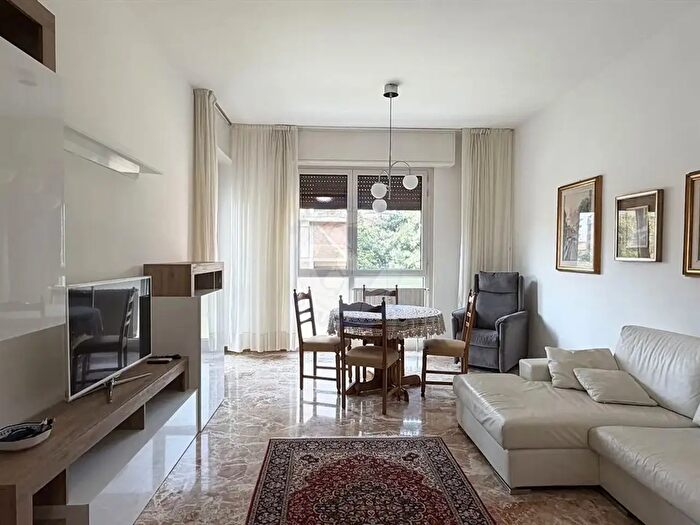 Appartamento trilocale in affitto in Via Valsugana, Monza