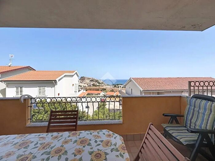 Appartamento trilocale in vendita in Via Eleonora d'Arborea, Castelsardo