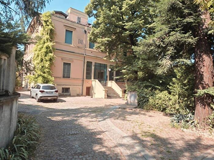 Appartamento quadrilocale in affitto in Saragozza dentro le Mura, Bologna