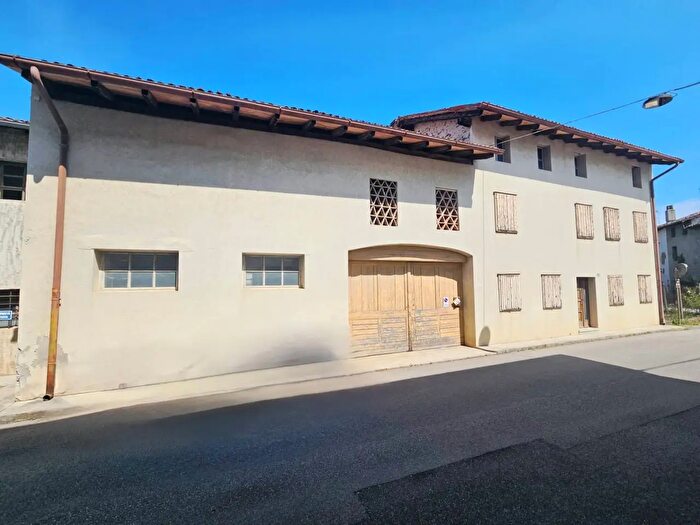 Casa con 10 locali in vendita in Via Mazzini, Capriva Del Friuli