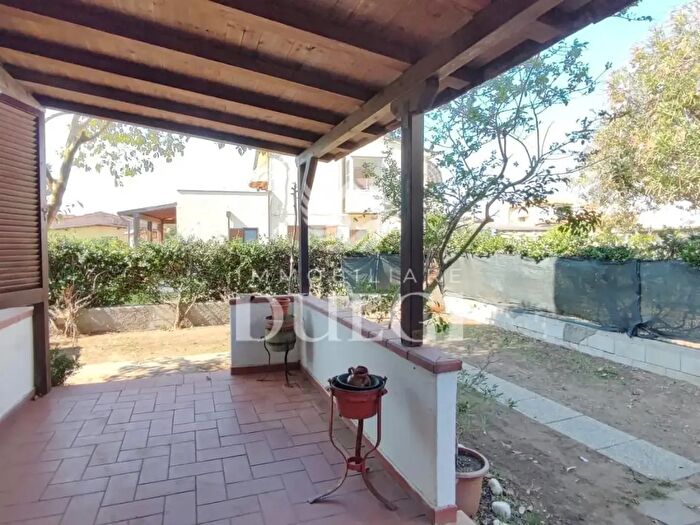Casa con 7 locali in vendita in Viareggio