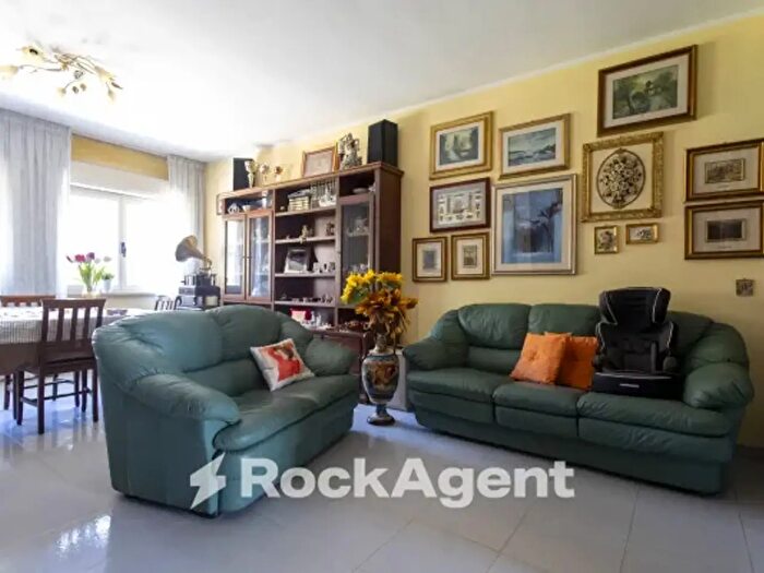 Appartamento quadrilocale in vendita in Via Monsignor Armando Fares, Catanzaro