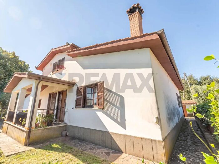 Casa con 7 locali in vendita in Via Colle Zioni, Velletri