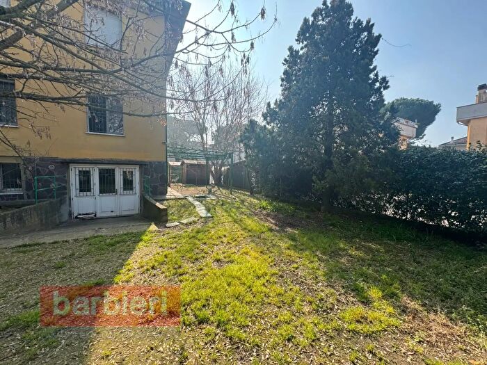 Appartamento trilocale in vendita in Via Pinarella, Cervia