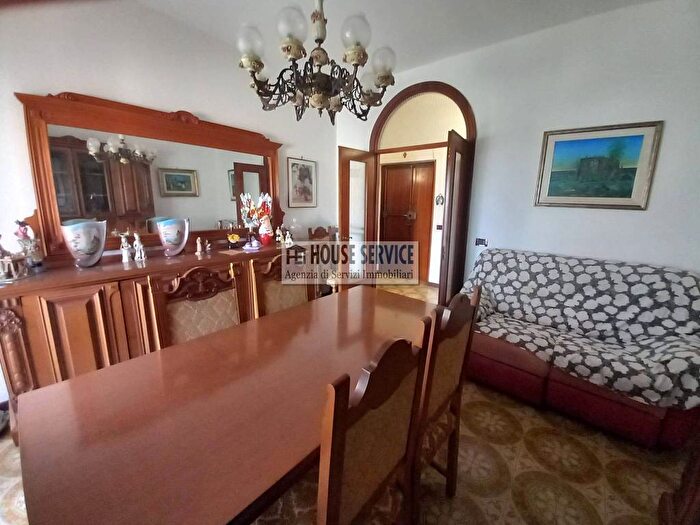 Appartamento trilocale in affitto in Gaeta