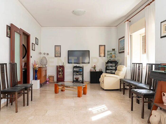 Appartamento con 5 locali in vendita in Via Fratelli Bandiera, Gravina Di Catania