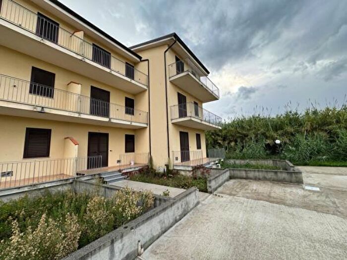 Appartamento trilocale in vendita in Variante Ss Traversa, Grisolia