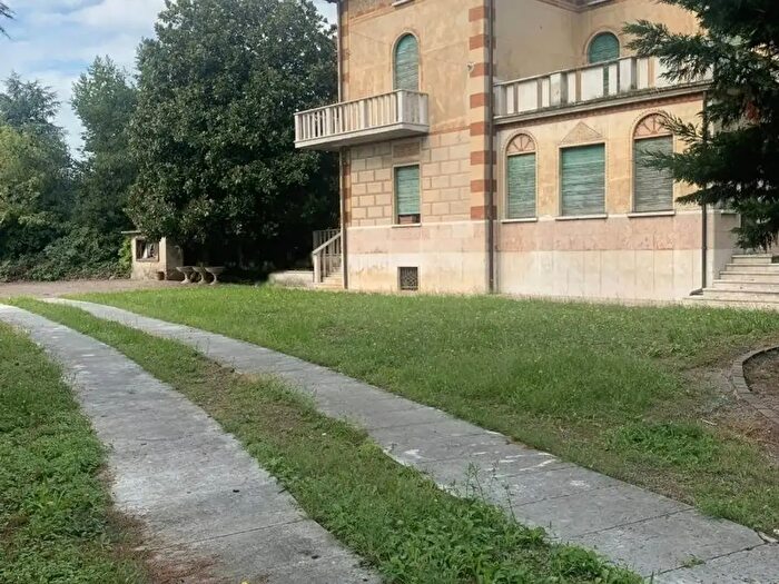 Casa con 11 locali in vendita in Via Cortivazzo, Castel Mella