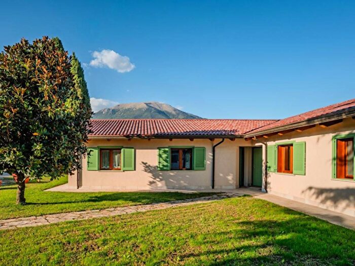 Appartamento trilocale in affitto in Via Latina, Piedimonte San Germano