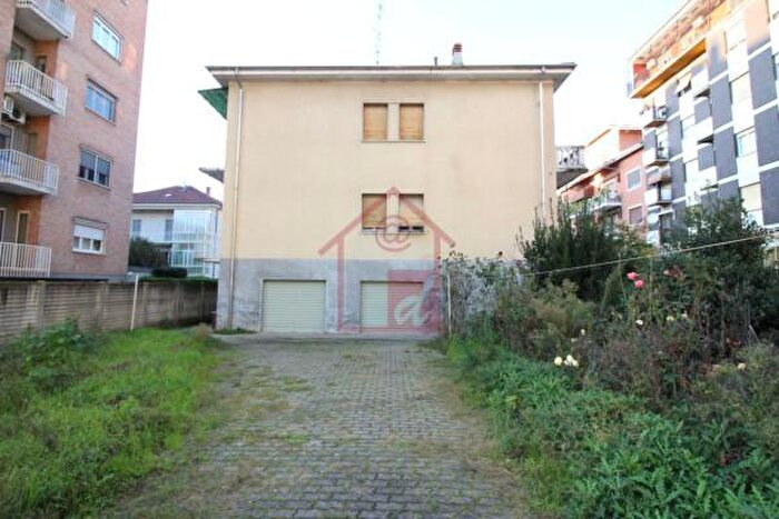 Casa con 6 locali in vendita in Via Viganotti, Vercelli