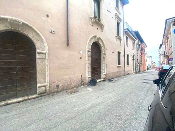 Appartamento trilocale in affitto in Via Garibaldi, Duomo Fontana Luminosa, LAquila