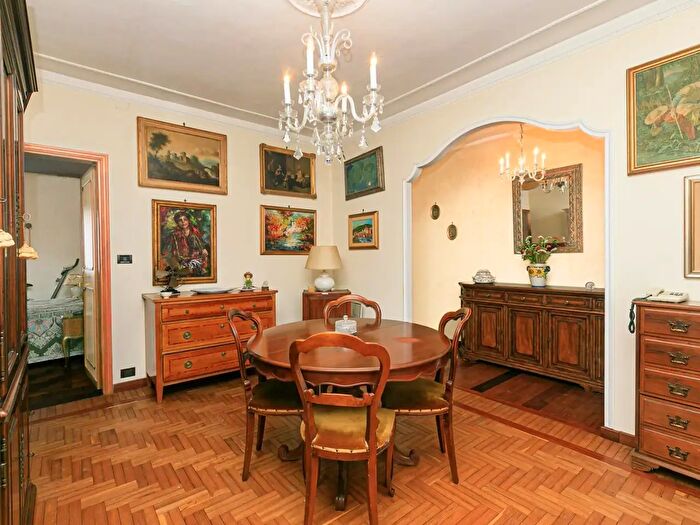 Appartamento con 6 locali in vendita in Via Ennio del Monte, Campomorone