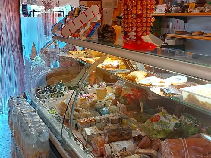 Appartamento trilocale in vendita in Via Palvotrisia, Castelnuovo Magra