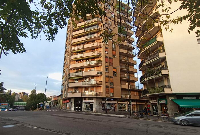 Appartamento trilocale in vendita in Via XX Settembre, Cinisello Balsamo