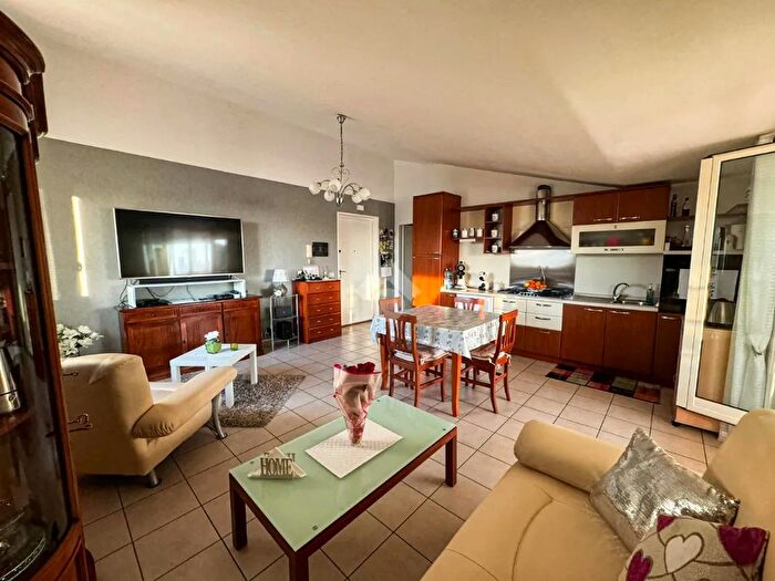 Appartamento trilocale in vendita in Via Eolie, Amantea