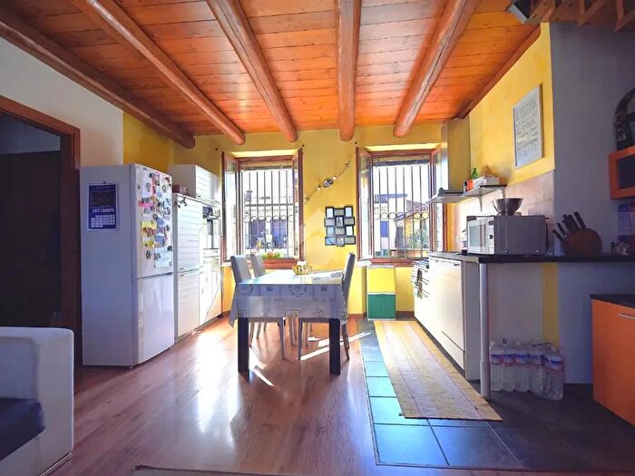 Appartamento bilocale in vendita in Via G Pascoli, Alzate Brianza