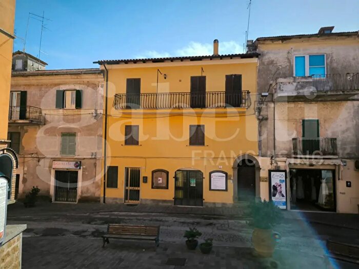 Appartamento con 5 locali in vendita in Via Roma, Corchiano