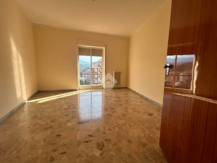 Appartamento quadrilocale in vendita in Via delle Medaglie dOro, Cosenza