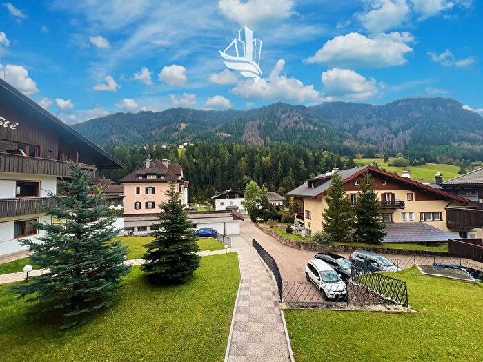 Appartamento trilocale in vendita in Strada J B Purger, Ortisei