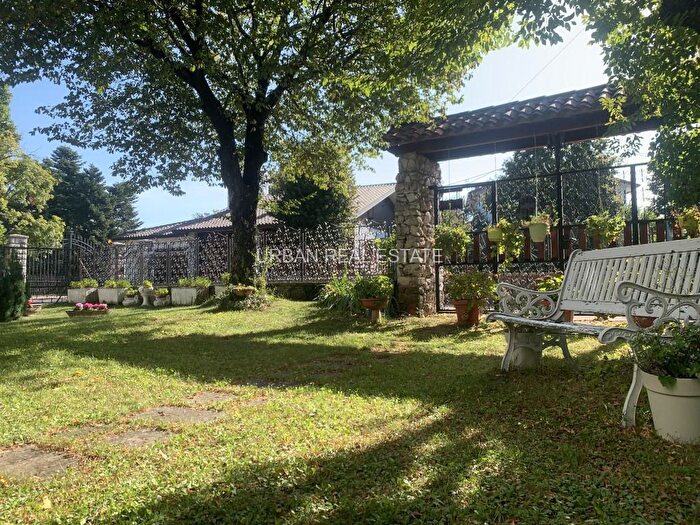Casa con 6 locali in vendita in Padriciano, Trieste