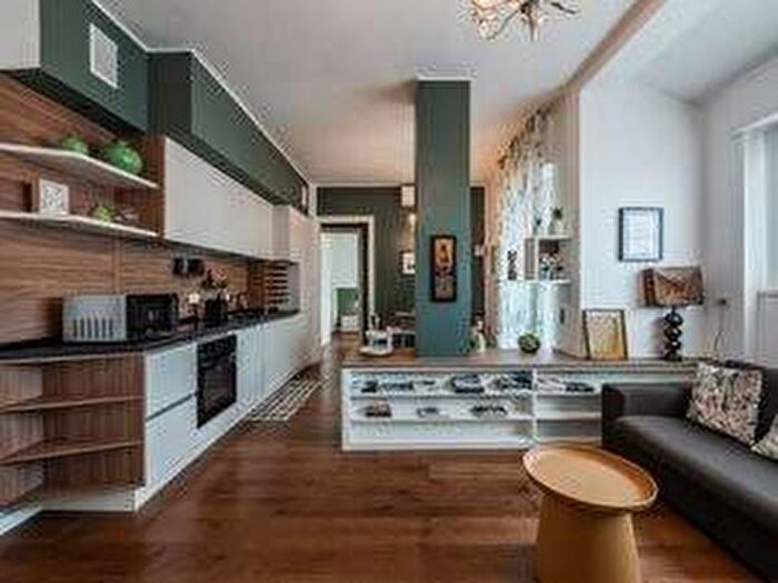 Appartamento trilocale in affitto in Via Emilio Morosini, Montenero, Milano