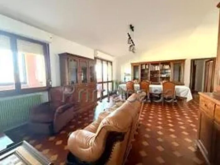Appartamento con 7 locali in vendita in Via Ventotto Gennaio b, Verona