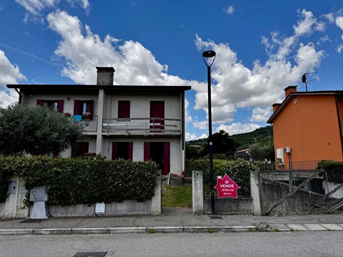 Casa in vendita in Via Vallesana, Lozzo Atestino