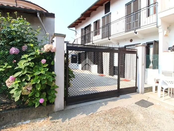 Casa con 8 locali in vendita in Via al Borgo, Pianezza