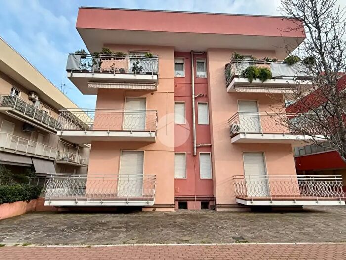 Appartamento trilocale in vendita in Via Francesco Baracca, Misano Adriatico