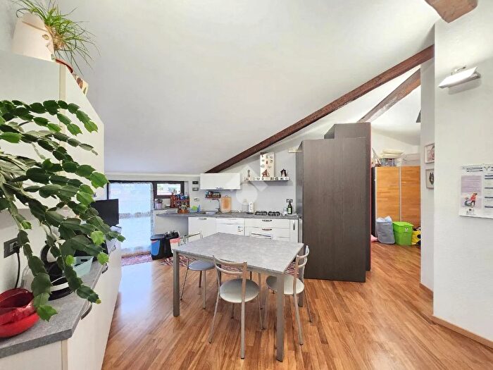 Appartamento con 5 locali in vendita in Via Mazzini, Alpignano