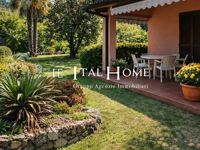 Casa quadrilocale in vendita in Colle Brianza