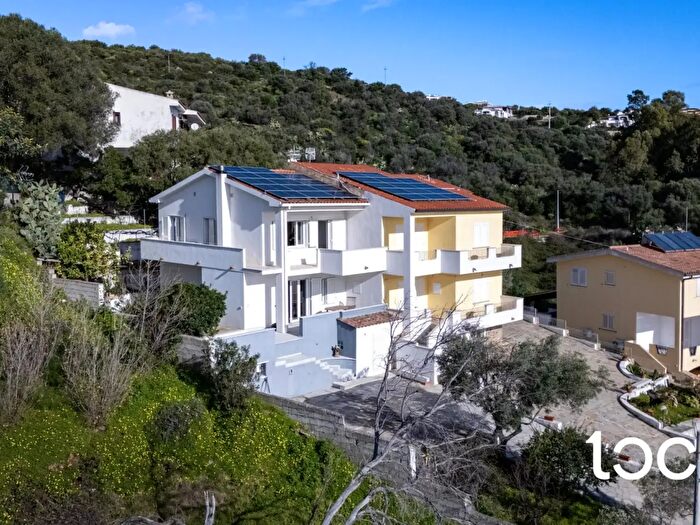 Casa quadrilocale in vendita in Budoni