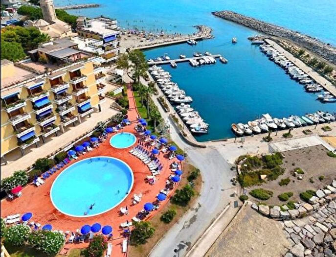 Appartamento con 6 locali in affitto in Via della Chiesa, San Lorenzo Al Mare