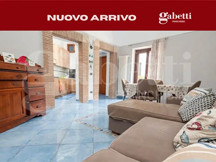 Appartamento trilocale in vendita in Via Duomo E, Gaeta