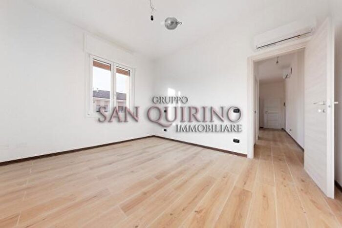 Appartamento trilocale in vendita in Via Curiel, Mirandola