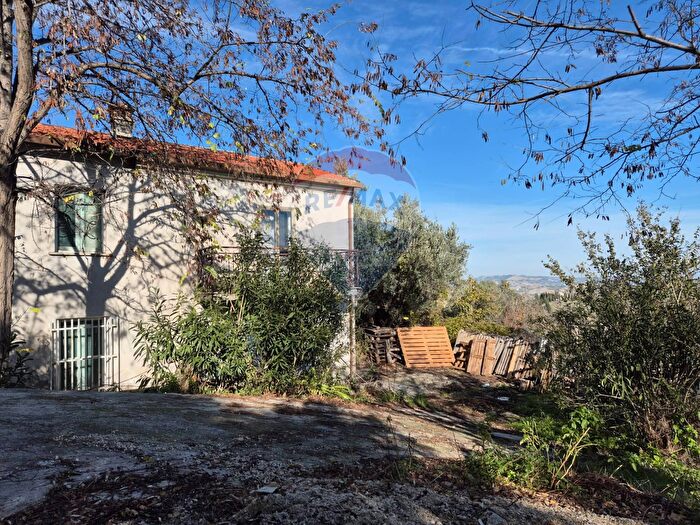 Casa con 7 locali in vendita in Contrada Briccioli, Altino