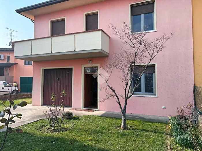 Casa monolocale in vendita in Via Subiaco, Leno
