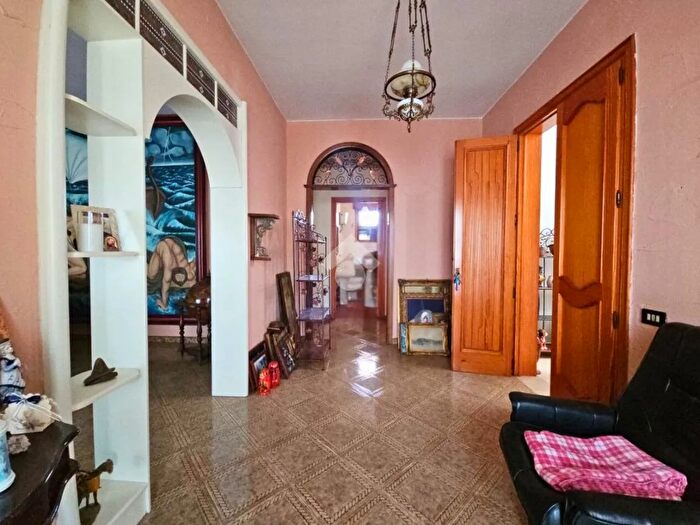 Appartamento con 8 locali in vendita in Via Q Tarantino, Nardo