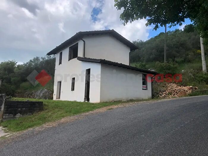 Casa in vendita in Via Castagneto Snc, Alatri