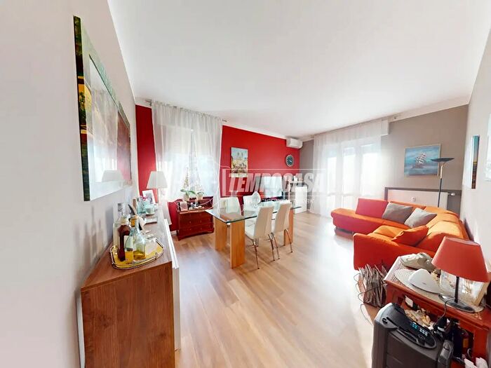 Appartamento trilocale in vendita in Via Giacomo Puccini, Rovellasca