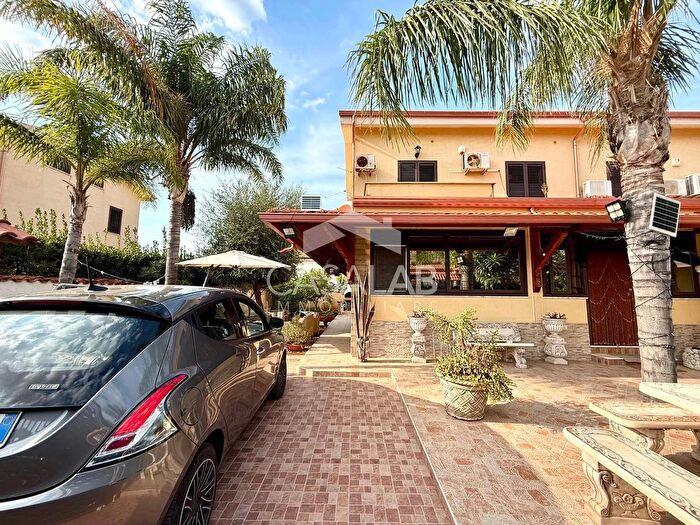 Casa con 5 locali in vendita in Via Seppia, Carini