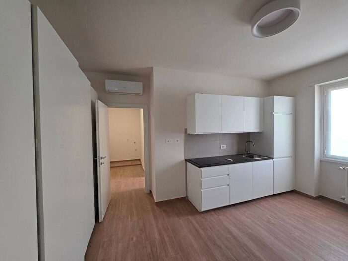 Appartamento monolocale in affitto in Via Antonio Panizzi, Lorenteggio, Milano