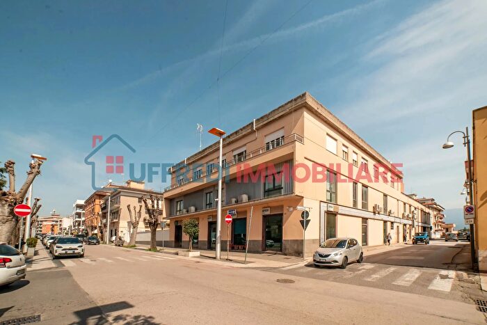 Appartamento trilocale in vendita in Via Alessandro Manzoni, Cisterna Di Latina