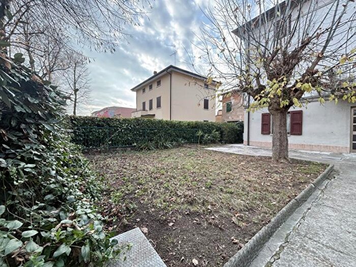 Appartamento trilocale in vendita in Via Roma, Soliera