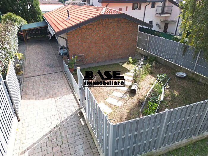 Casa bilocale in vendita in Fino Mornasco