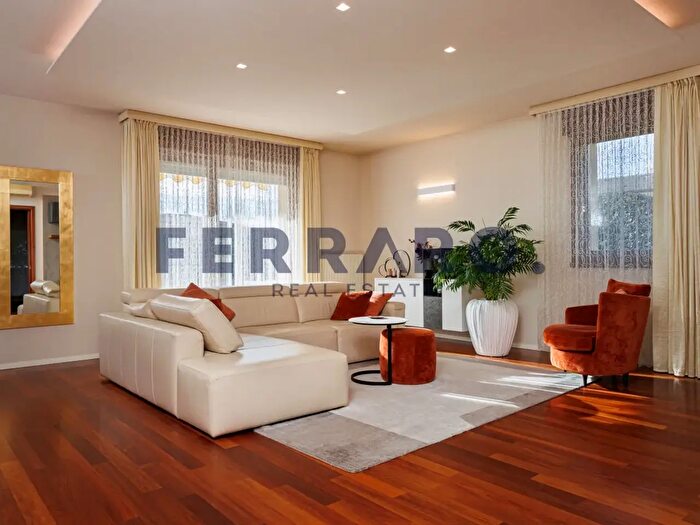 Casa con 5 locali in vendita in Strada Cavasin, Treviso