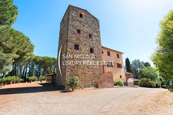 Casa con 6 locali in vendita in Gambassi Terme