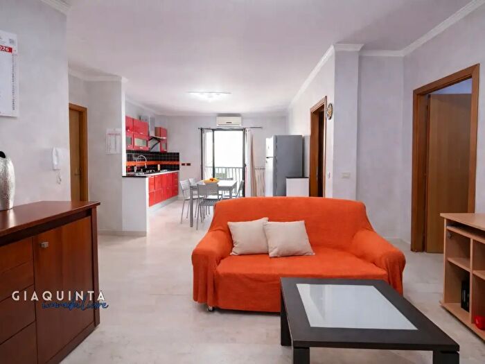 Appartamento quadrilocale in vendita in Via Teocrito N, Palagonia