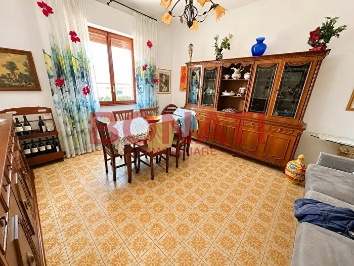 Casa con 5 locali in vendita in Santo Stefano Di Magra