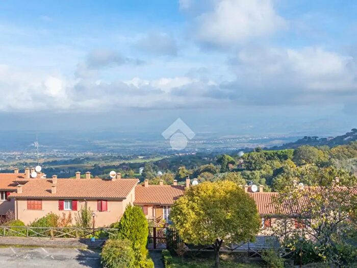 Casa quadrilocale in vendita in Via Sesto Quintilio Candiano, Monte Porzio Catone